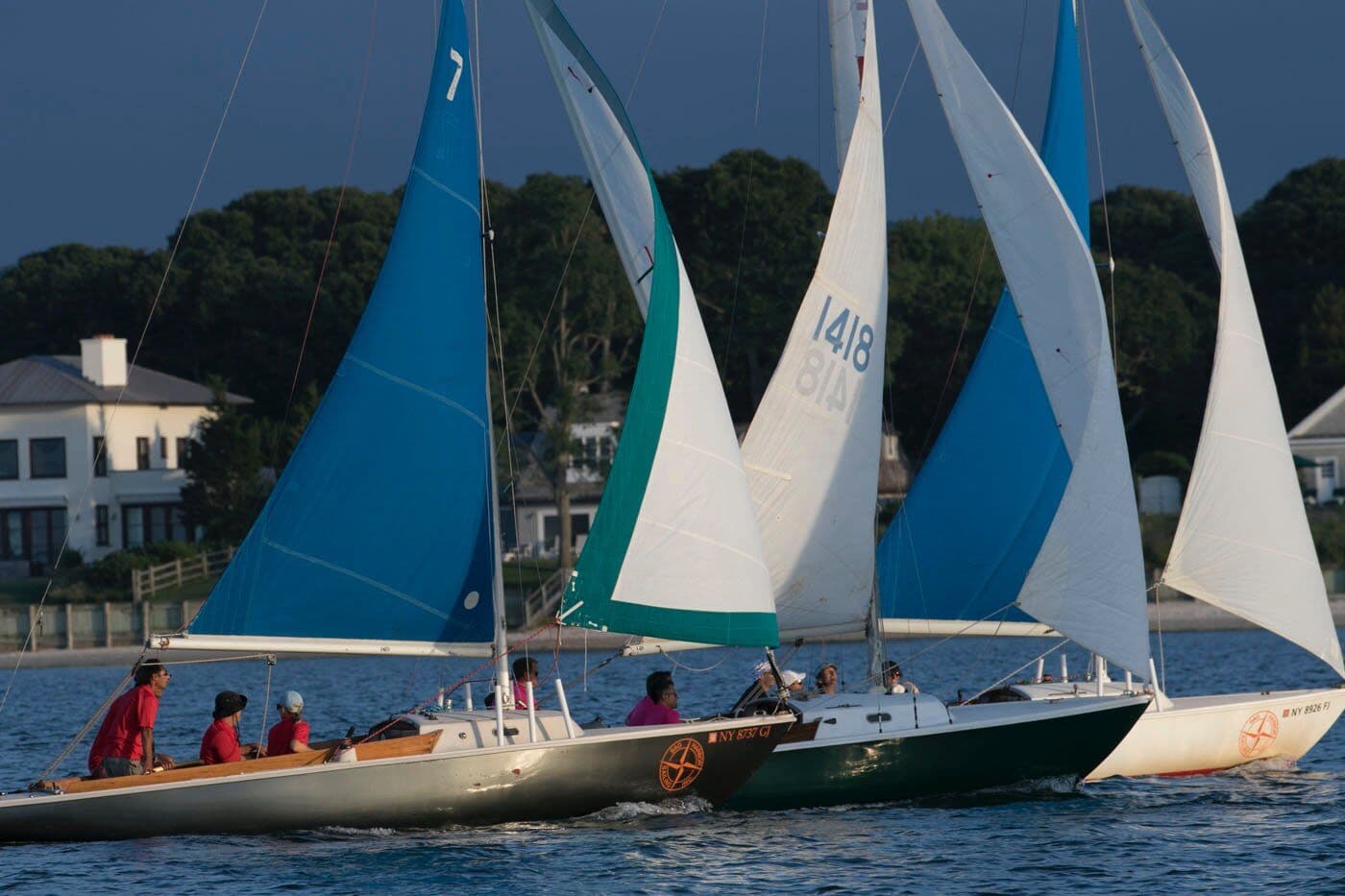 23' Pearson Ensign, bareboat photo 3