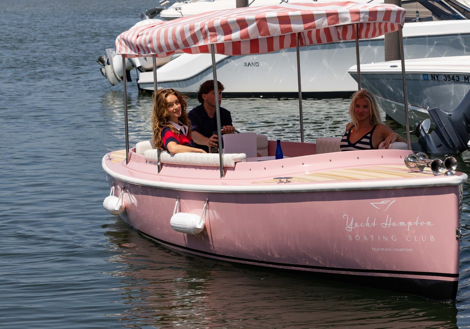 22' Barbie Fun Boat photo 4