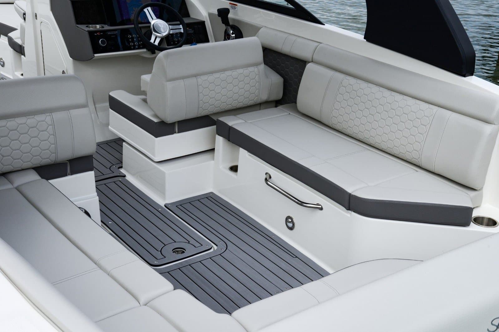 27' Sea Ray SDX photo 3
