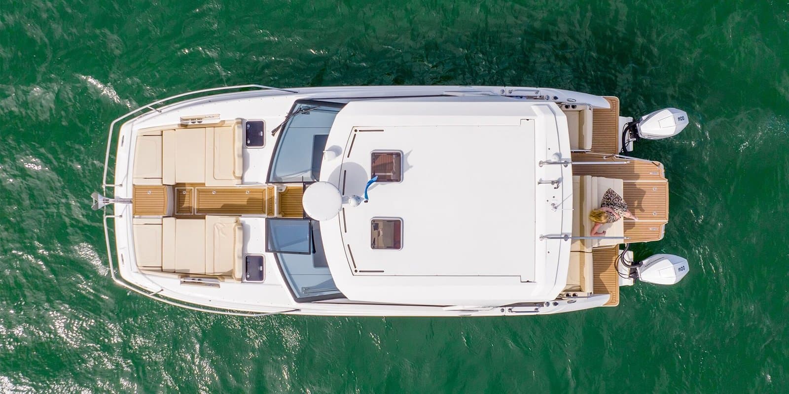 36' Aquila Catamaran (Montauk) photo 4