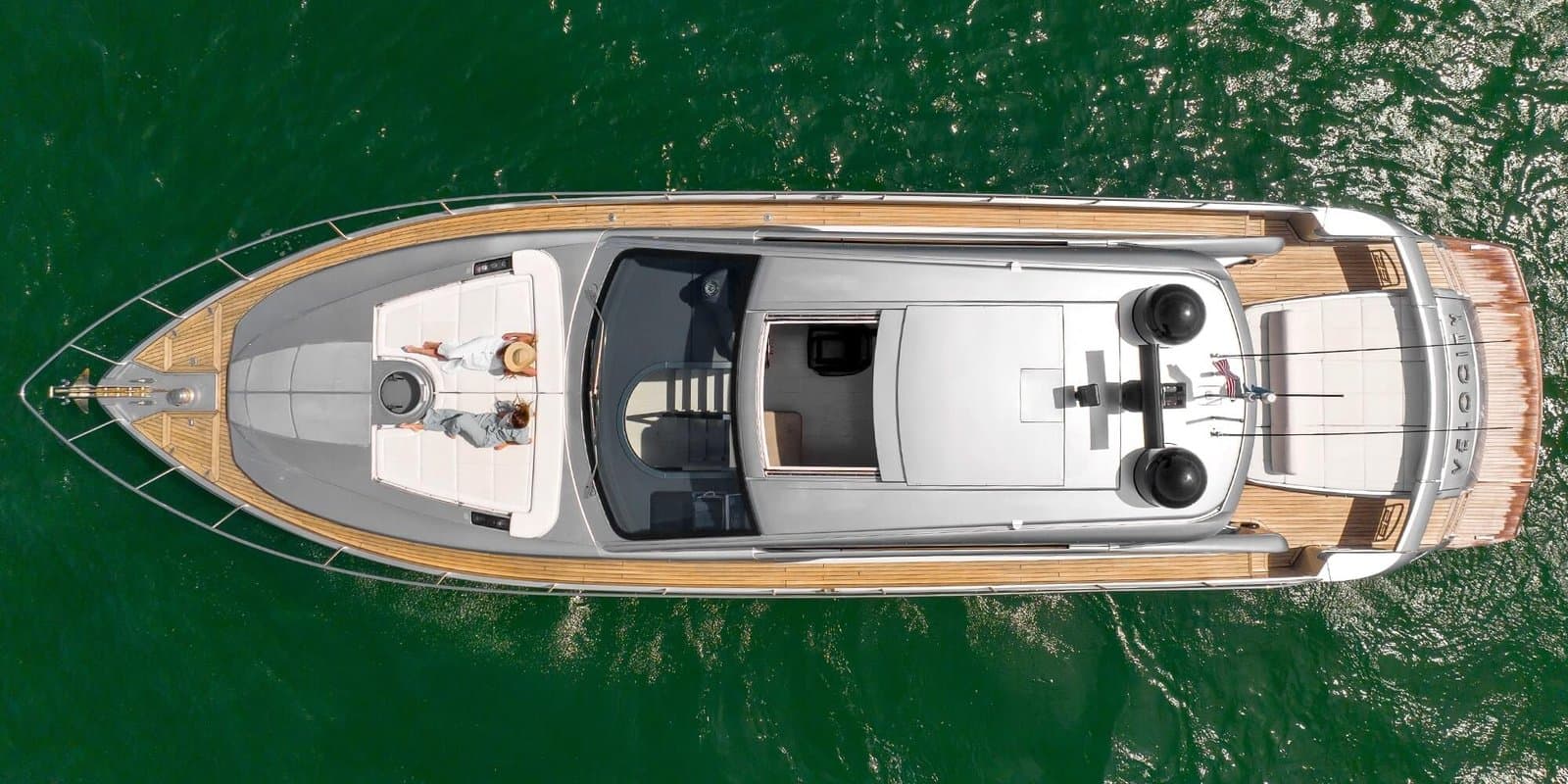 62' Pershing photo 4