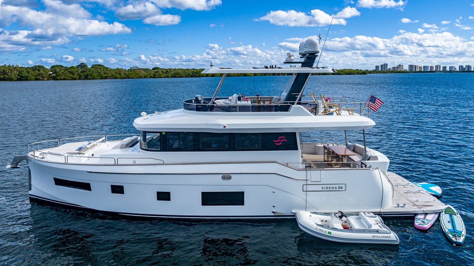 61' Sirena Fly