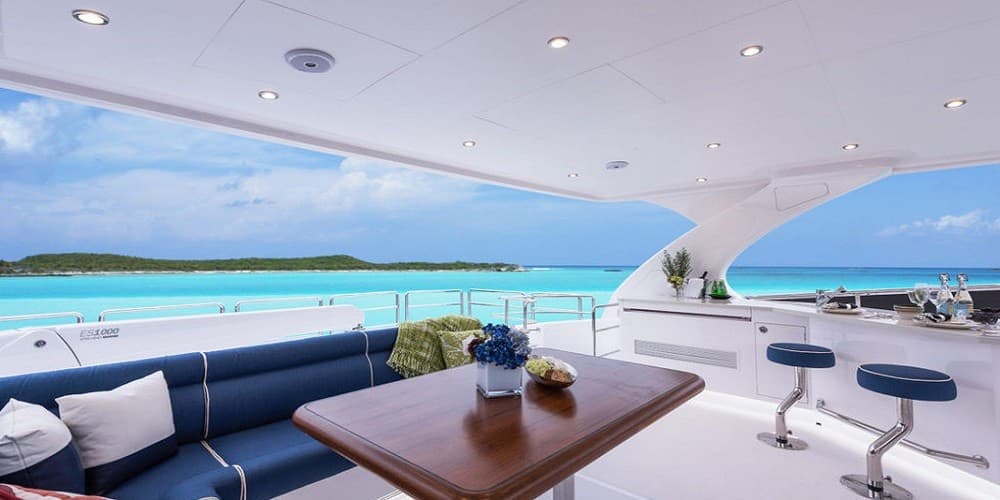 75' Flybridge photo 3