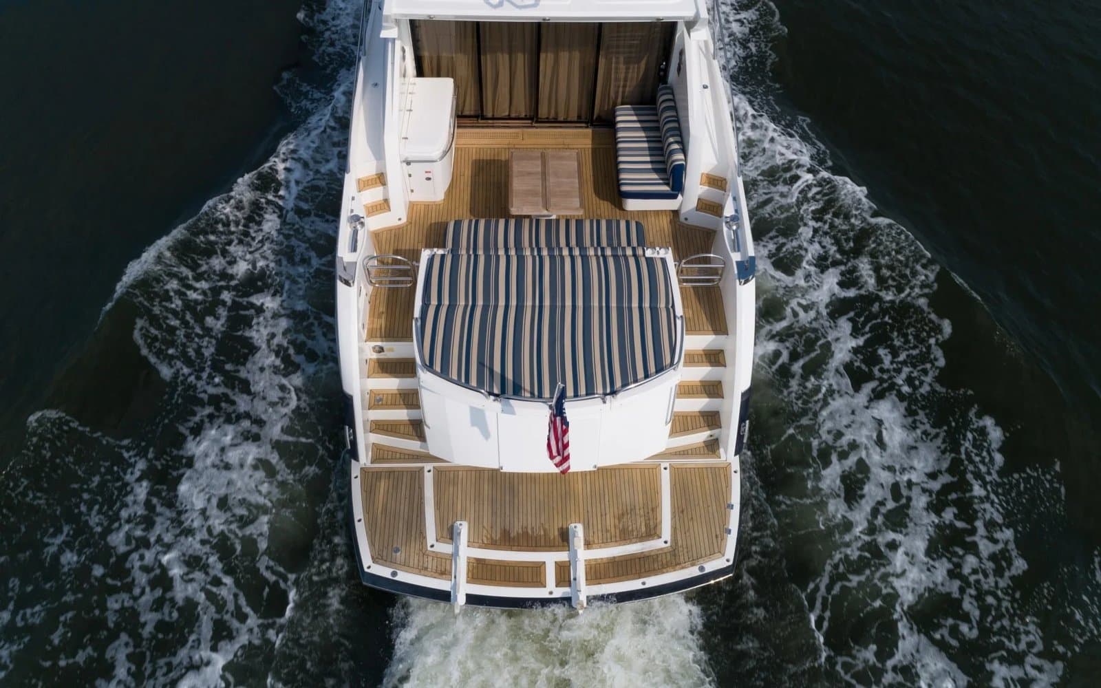 64' Sunseeker Predator photo 3
