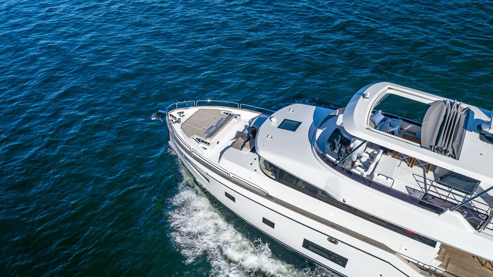 61' Sirena Fly photo 2